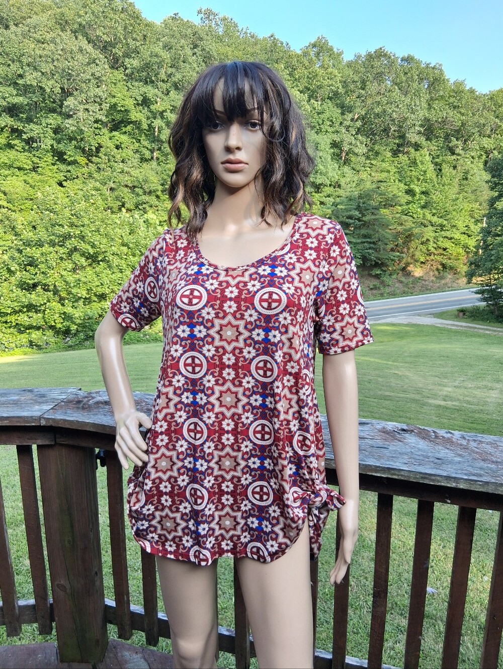 🤍 EUC LuLaRoe Red & Brown Shirt Size S - Picture 1 of 11